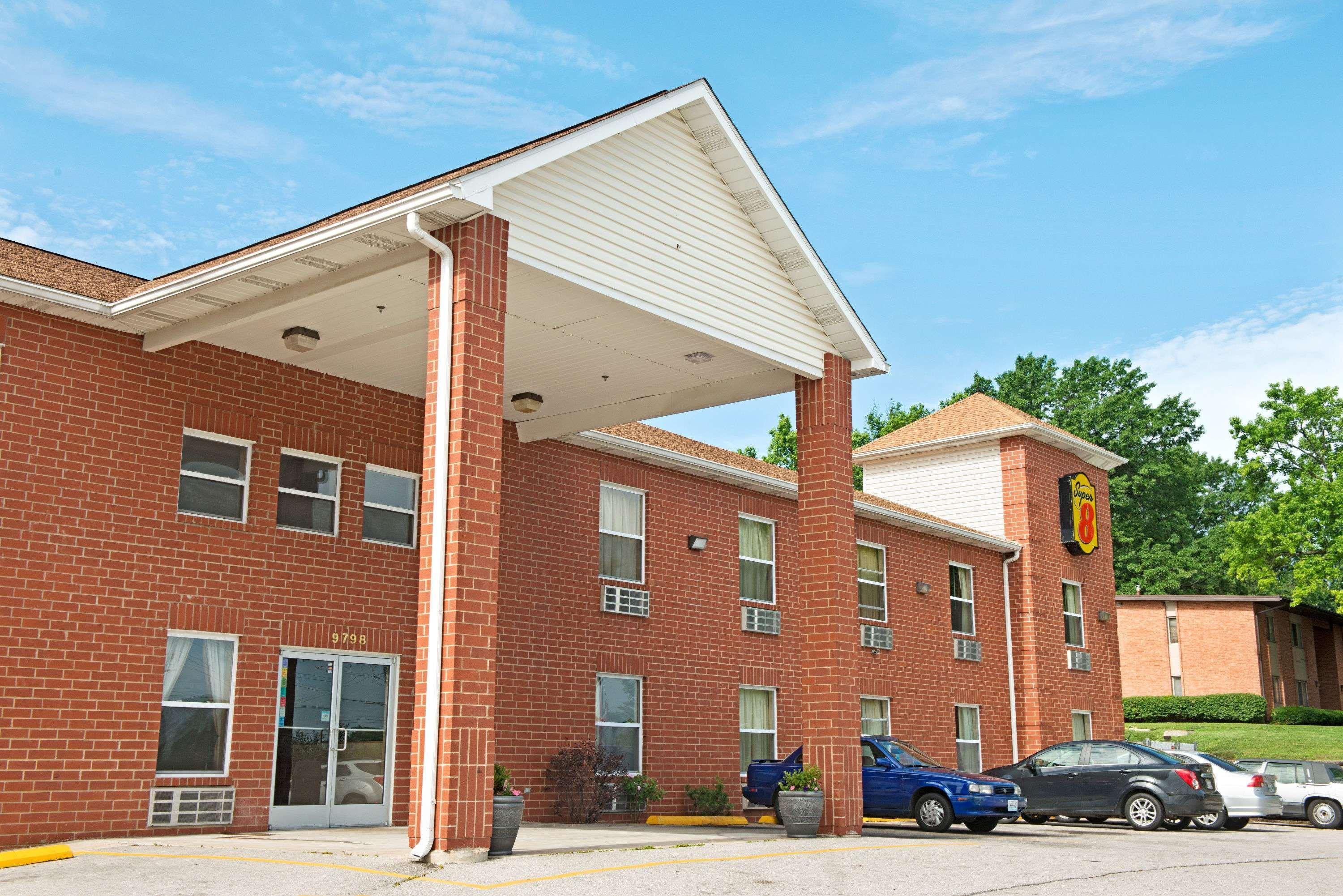 ซูเปอร์ 8 บาย วินด์แฮม เซนต์หลุยส์ แอร์พอร์ต Hotel Woodson Terrace ภายนอก รูปภาพ