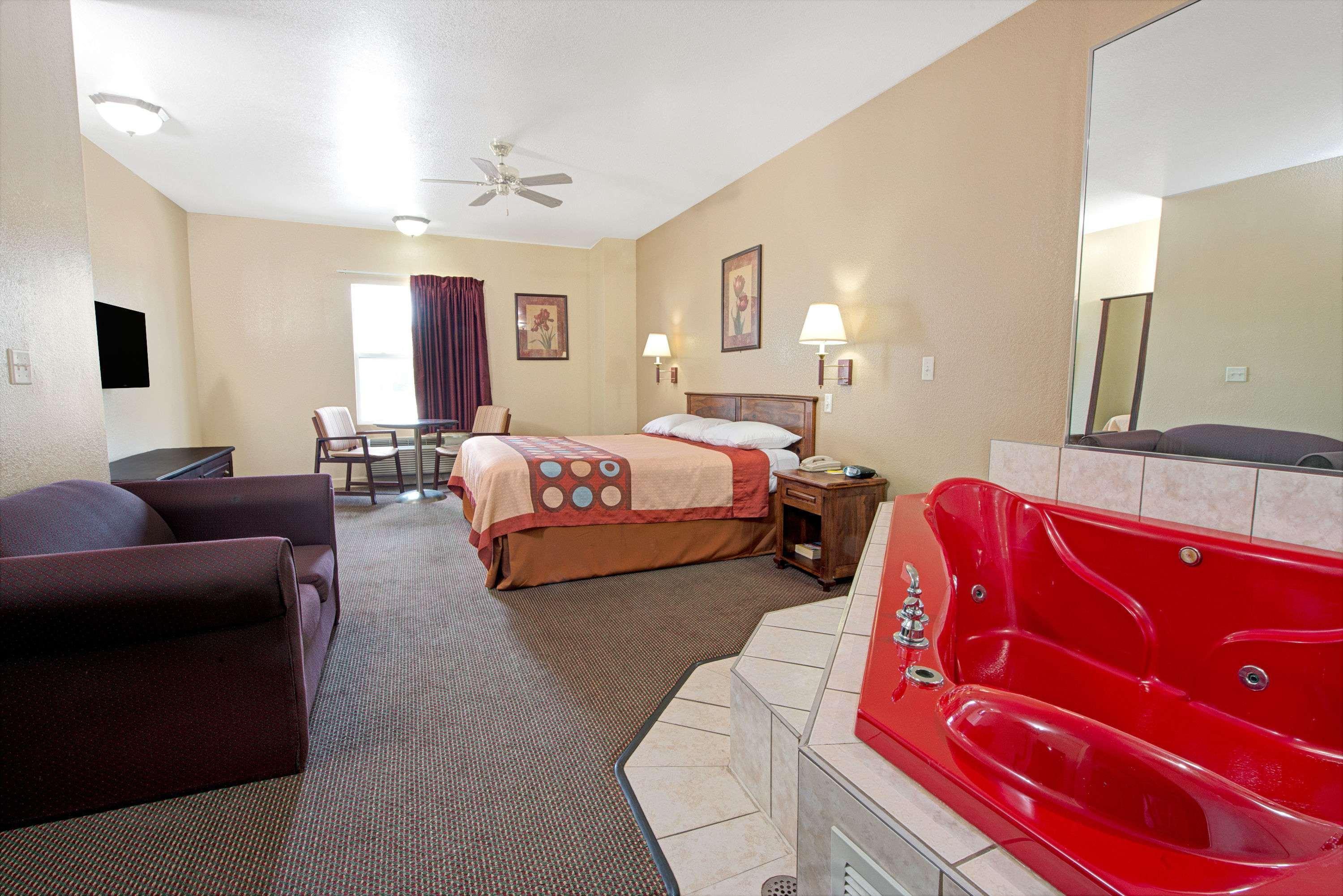 ซูเปอร์ 8 บาย วินด์แฮม เซนต์หลุยส์ แอร์พอร์ต Hotel Woodson Terrace ภายนอก รูปภาพ