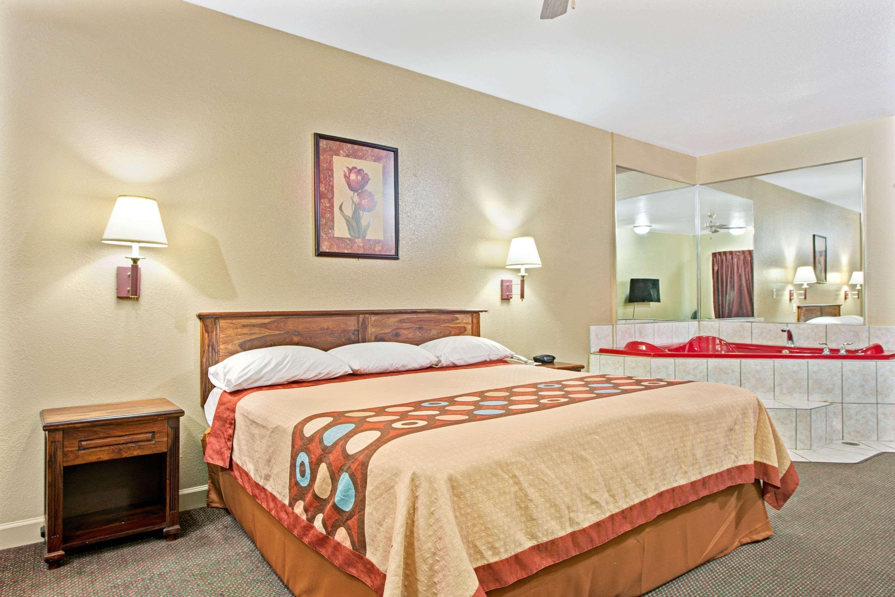 ซูเปอร์ 8 บาย วินด์แฮม เซนต์หลุยส์ แอร์พอร์ต Hotel Woodson Terrace ภายนอก รูปภาพ